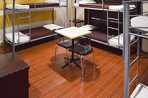 Vaccinated Staff - Capital O 826 Green Windows Dormitel