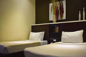 Vaccinated Staff - Capital O 826 Green Windows Dormitel