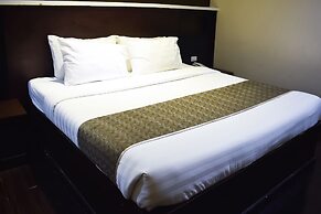 Vaccinated Staff - Capital O 826 Green Windows Dormitel