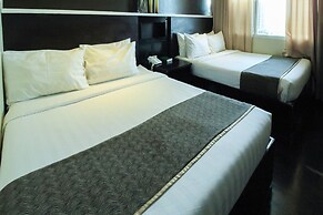 Vaccinated Staff - Capital O 826 Green Windows Dormitel