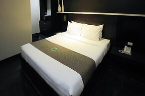 Vaccinated Staff - Capital O 826 Green Windows Dormitel