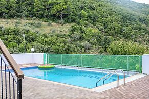 Villa Mitzelos