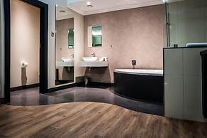 Hotel Savoy and Conference Centre