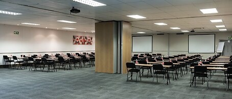 Hotel Savoy and Conference Centre