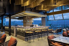 Hotel Santika Premiere Padang