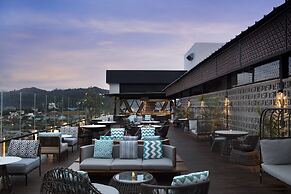 Hotel Santika Premiere Padang