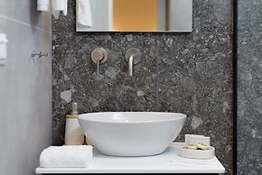 Acropolis Premium Residence