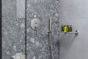 Acropolis Premium Residence