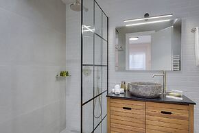 Acropolis Premium Residence