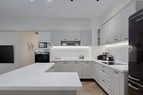 Acropolis Premium Residence