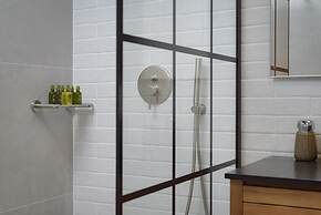 Acropolis Premium Residence