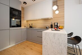 Pearl Marina Apartment by Renters