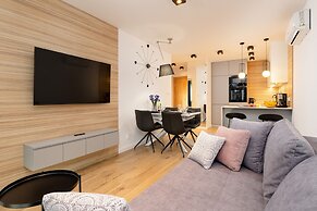 Pearl Marina Apartment by Renters