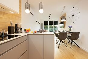 Pearl Marina Apartment by Renters