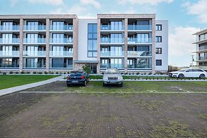 Pearl Marina Apartment by Renters