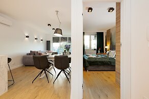 Pearl Marina Apartment by Renters