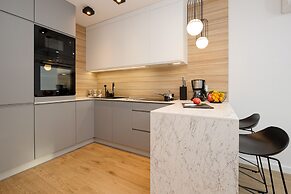 Pearl Marina Apartment by Renters