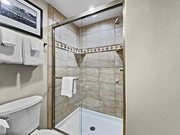 Breckenridge Spacious Mill Run 5 Townhouse by RedAwning