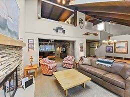 Breckenridge Spacious Mill Run 5 Townhouse by RedAwning