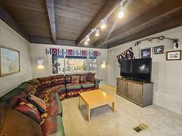 Breckenridge Spacious Mill Run 5 Townhouse by RedAwning