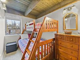 Breckenridge Spacious Mill Run 5 Townhouse by RedAwning