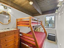 Breckenridge Spacious Mill Run 5 Townhouse by RedAwning