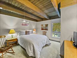 Breckenridge Spacious Mill Run 5 Townhouse by RedAwning