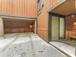 Breckenridge Spacious Mill Run 5 Townhouse by RedAwning