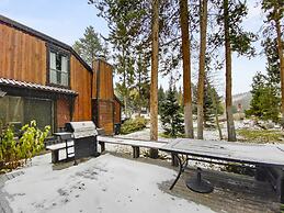 Breckenridge Spacious Mill Run 5 Townhouse by RedAwning