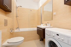 Studio Kolejowa Warsaw by Renters