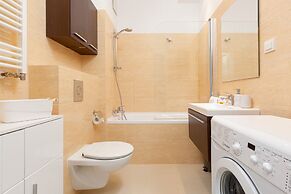 Studio Kolejowa Warsaw by Renters