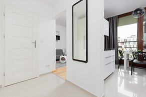Studio Kolejowa Warsaw by Renters