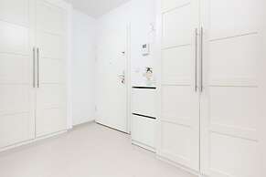 Studio Kolejowa Warsaw by Renters