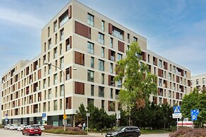 Studio Kolejowa Warsaw by Renters