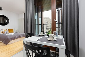 Studio Kolejowa Warsaw by Renters