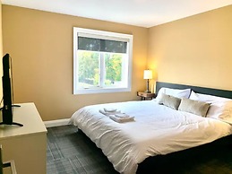 Professional Three Bedroom Condo Suite