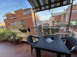 Penthouse 2-bed Apartment in Lido di Ostia