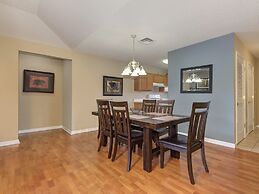 Bear Crossing by VTrips