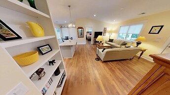 Captain's Secret - Beautiful Home in Downtown Beaufort by RedAwning