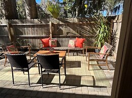 Captain's Secret - Beautiful Home in Downtown Beaufort by RedAwning