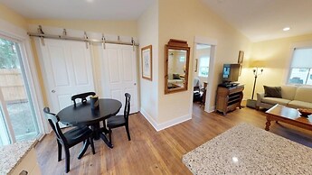 Captain's Secret - Beautiful Home in Downtown Beaufort by RedAwning