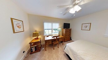 Captain's Secret - Beautiful Home in Downtown Beaufort by RedAwning