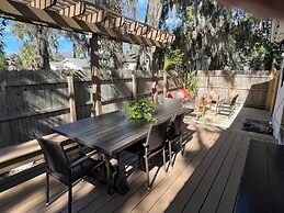 Captain's Secret - Beautiful Home in Downtown Beaufort by RedAwning