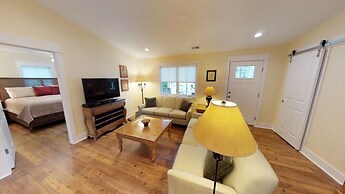 Captain's Secret - Beautiful Home in Downtown Beaufort by RedAwning