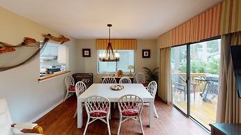 Seas the Day - Cozy and Sunny Villa in Ocean Gate by RedAwning