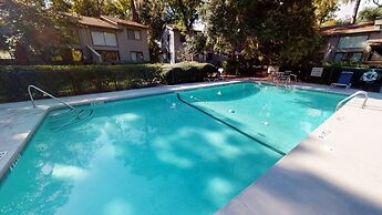 Seas the Day - Cozy and Sunny Villa in Ocean Gate by RedAwning