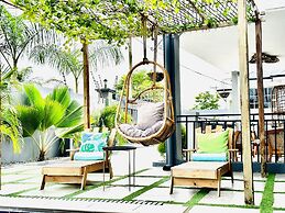 Luxurious Villa With Private Pool, Hot Tub and Bar