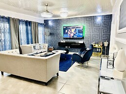 Luxurious Villa With Private Pool, Hot Tub and Bar