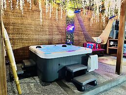 Luxurious Villa With Private Pool, Hot Tub and Bar