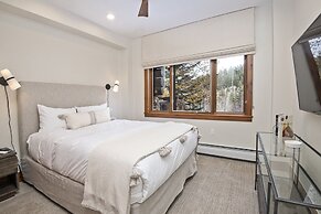 Snowlcoud 203 3 Bedroom Condo by RedAwning